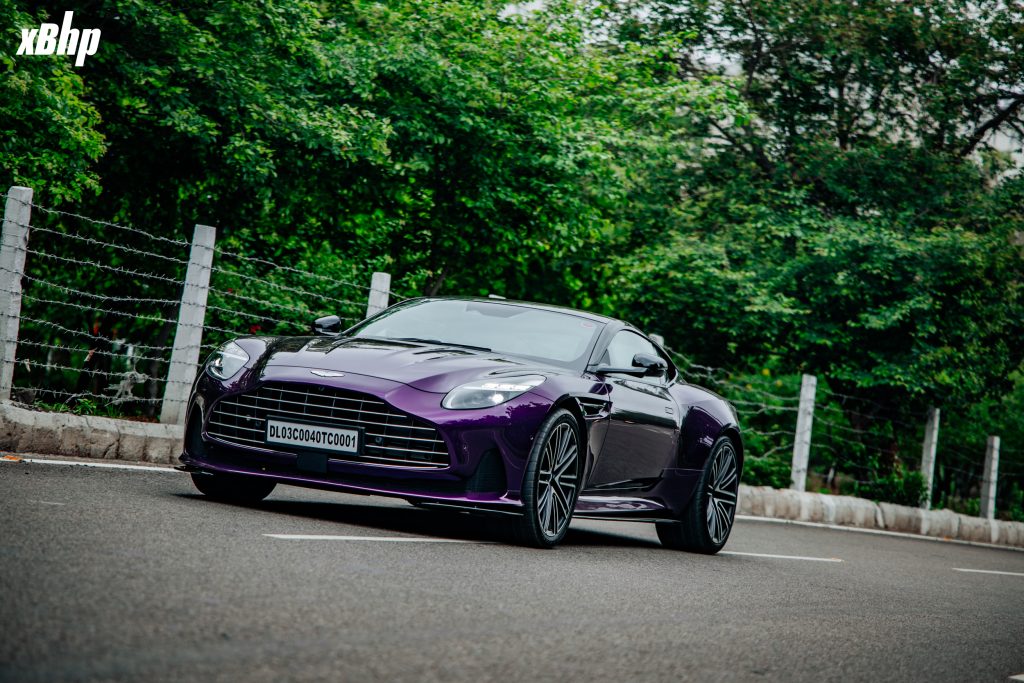 1:18 MOTORHELIX ASTON Martin DB12 Coupe 2023 Digital violet purple - Limited 99 EUR 339,95 - DE