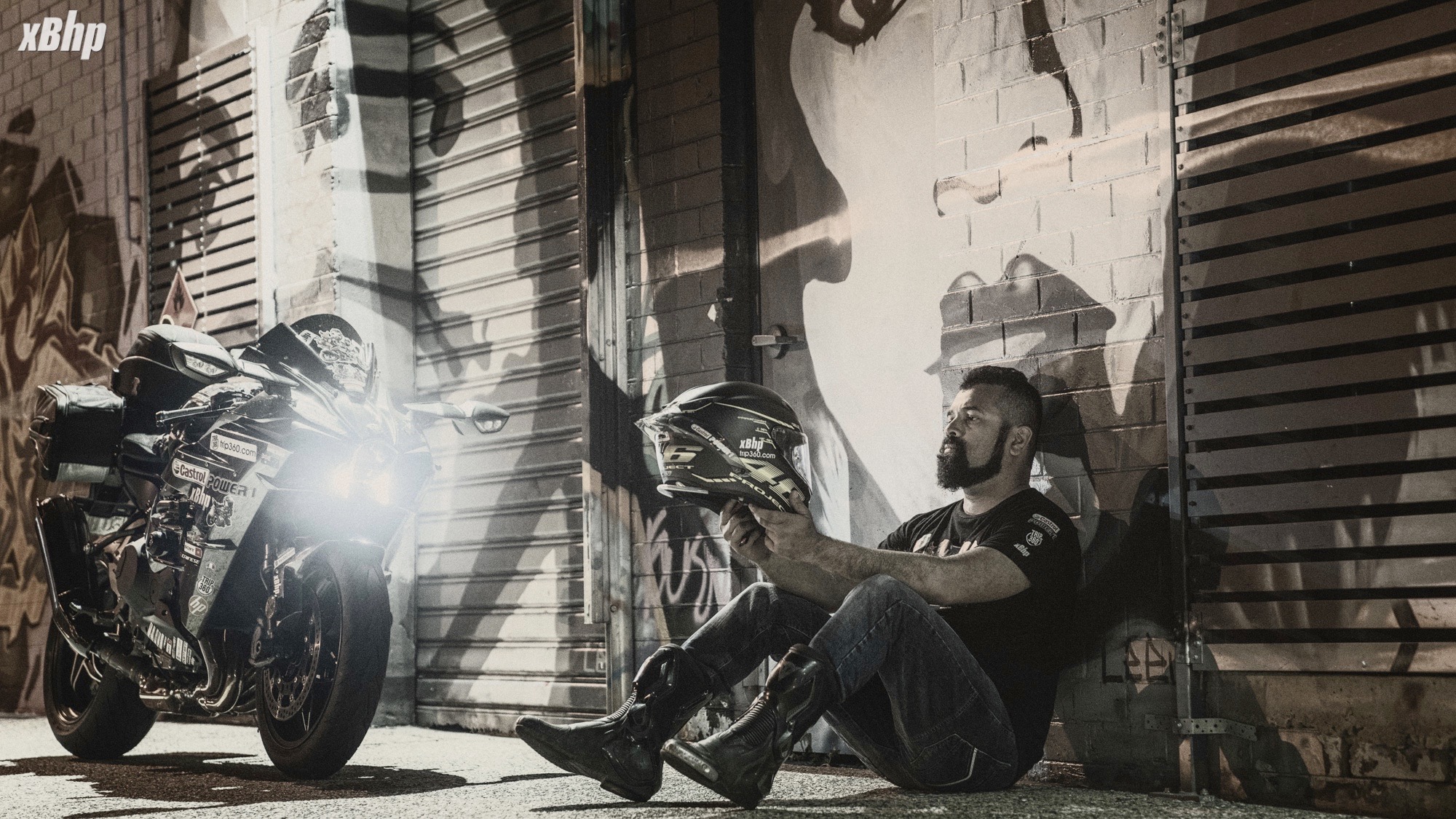Motographer  Across Australia Roadtrip on the Supercharger Kawasaki Ninja H2 
