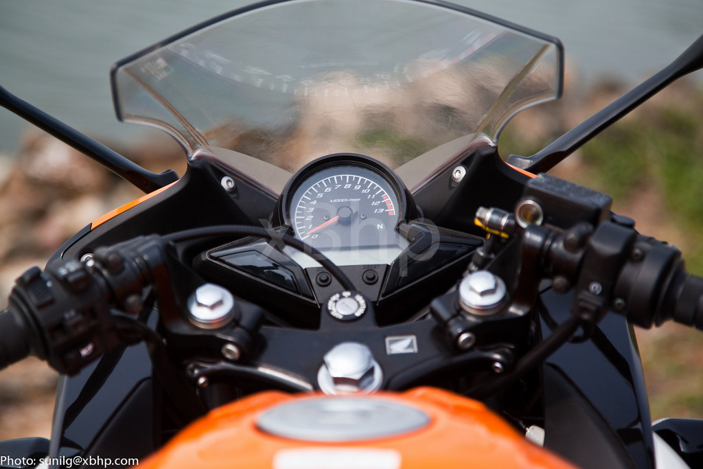 Honda CBR150R speedometer