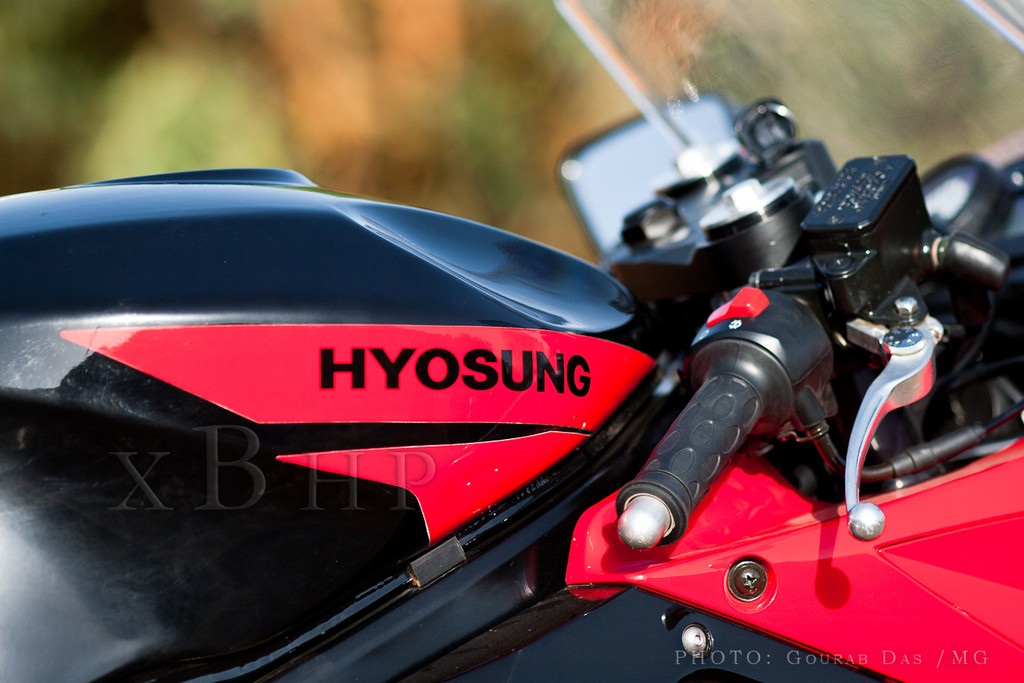 Hyosung GT250R Review 05