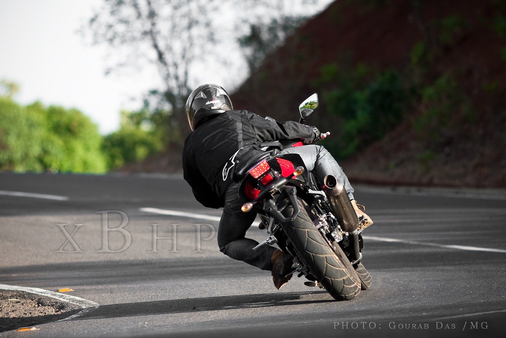 Hyosung GT250R Review 18