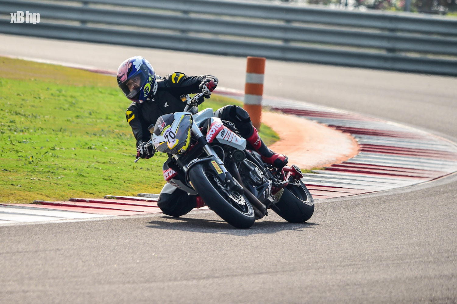 Benelli TNT R 1130 leaning on Buddh International Circuit turn 3 right hander
