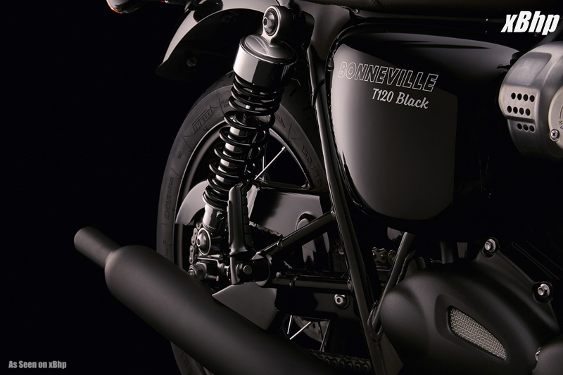 Bonneville_T120_Black_Details_Oil_Tank