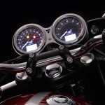 Bonneville_T120_Details_Clocks