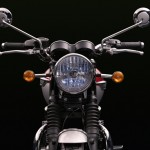 Bonneville_T120_Details_Front_Lights