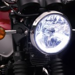 Bonneville_T120_Details_Headlight