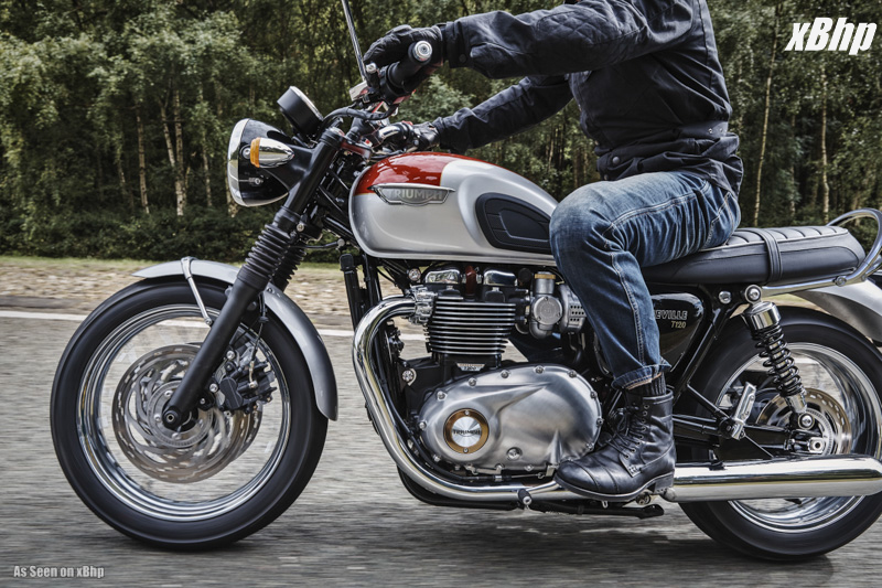 Bonneville_T120_Riding_Shot005_A3_RGB