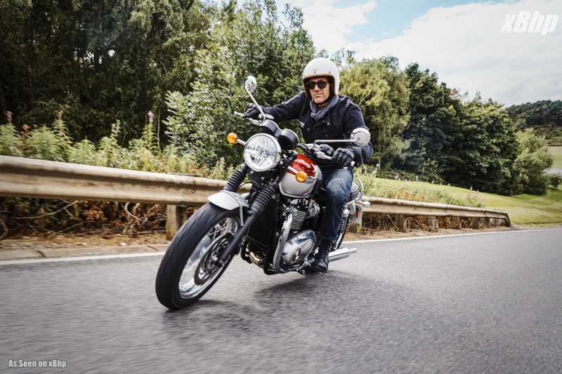 Bonneville_T120_Riding_Shot006_A3_RGB