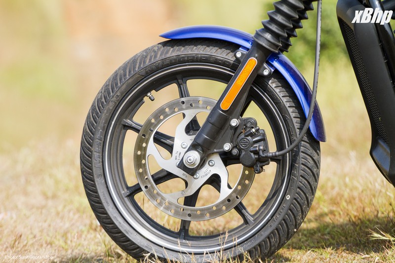 Harley Davidson Dark Custom Street 750 front tyre disc brake
