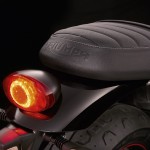 Street_Twin_Detail_Rear_Lighr_Seat