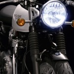 Thruxton_Detail_Headlight