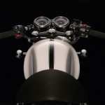 Thruxton_Detail_Tank_Bars_Clocks