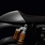 Thruxton_R_Detail_Seat_Stitching_Mudguard