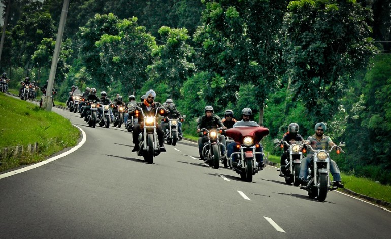 Mumbai doctors turn to motorcycles to register their protest