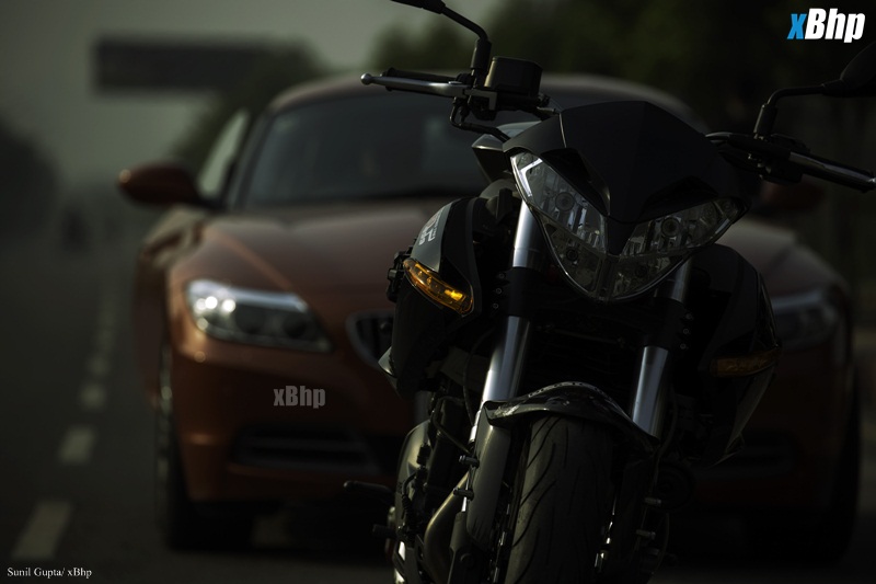 Driver vs Rider Benelli TNT 899 vs BMW Z4 10