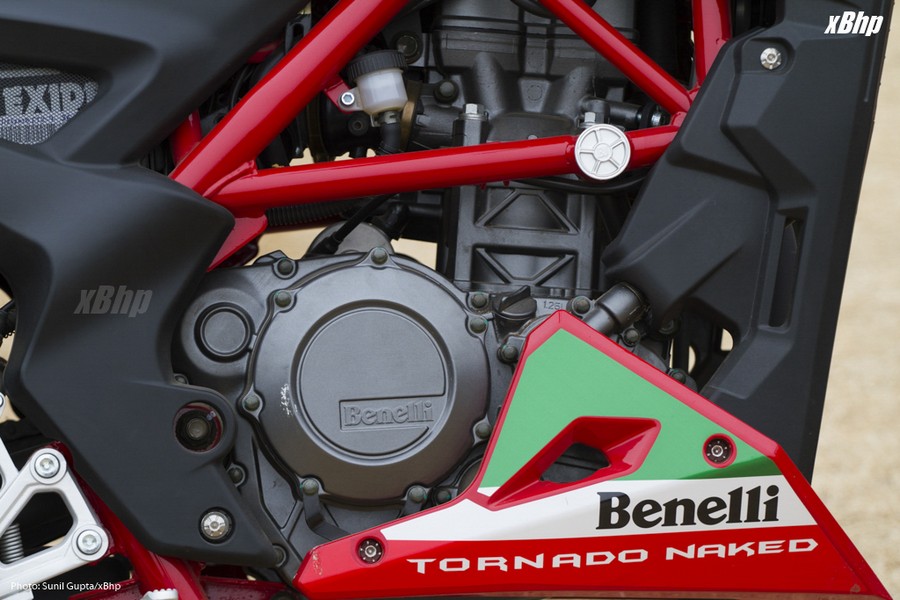 Benelli TNT25 engine