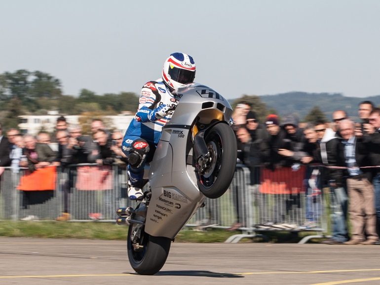 2 Stroke 500 Suter back at Isle of Man TT!