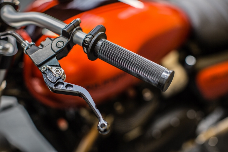 DAO_Custom_StreetTwin-21