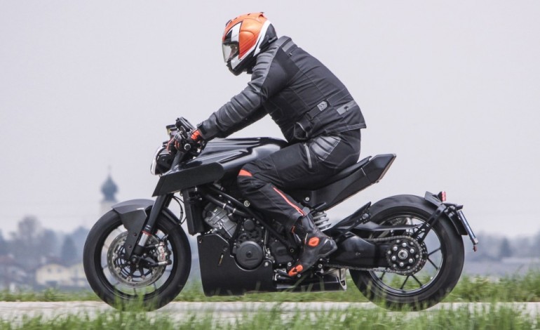 New 2017 Husqvarna 1301 power cruiser spied testing