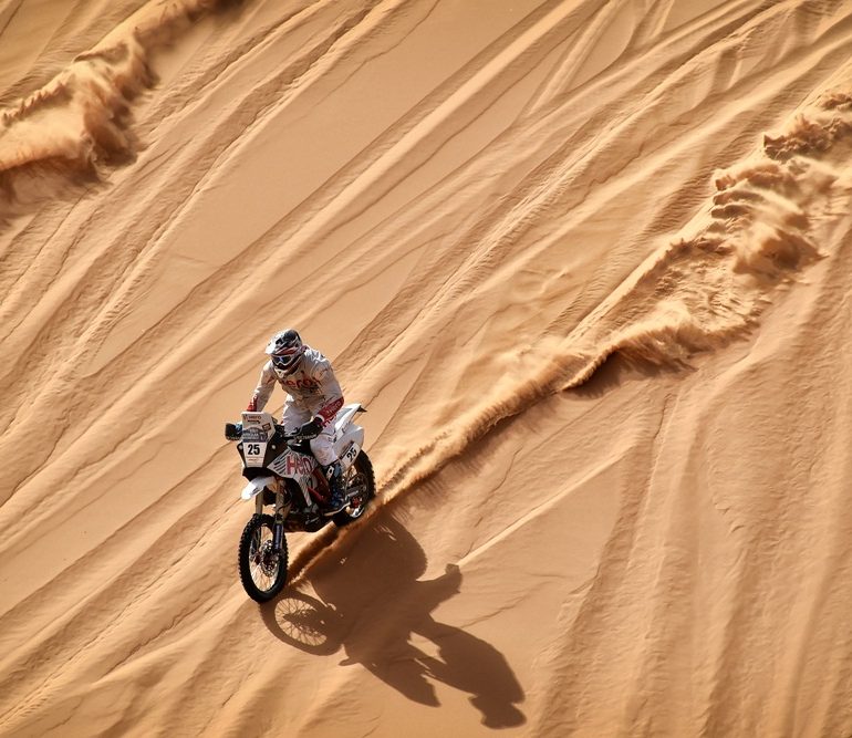CS Santosh finishes 16th and Rodrigues 9th at Merzouga Rally!
