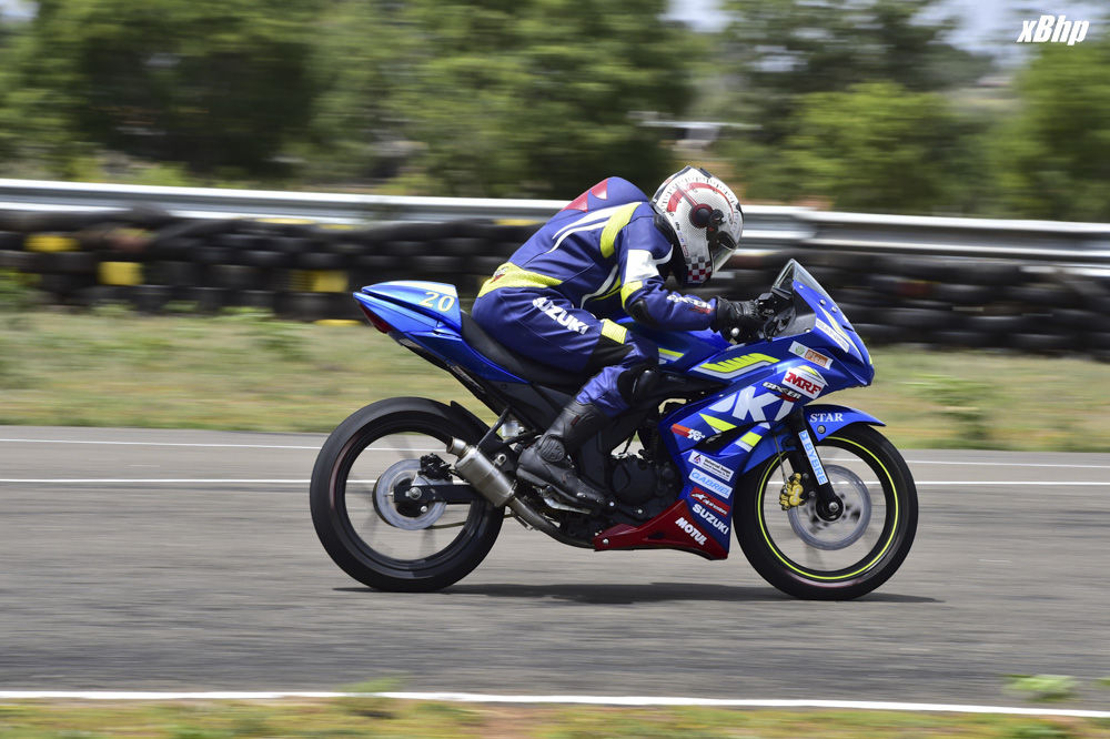 Suzuki_gixxer_cup_201616