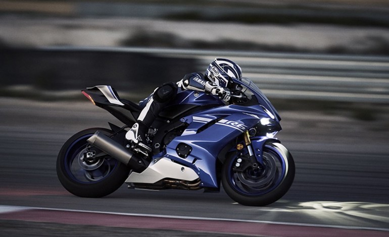 2017 Yamaha YZF-R6 unveiled in all its glory