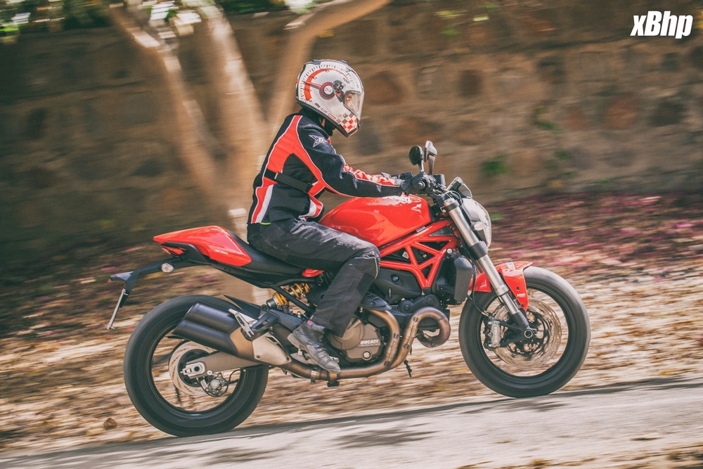 Ducati-Monster-821-0