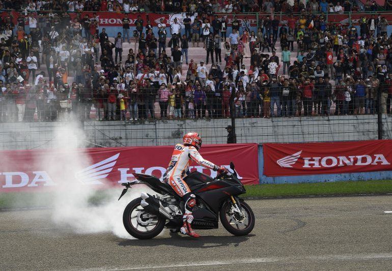 Marquez rides Honda CBR250RR in Indonesia with fans