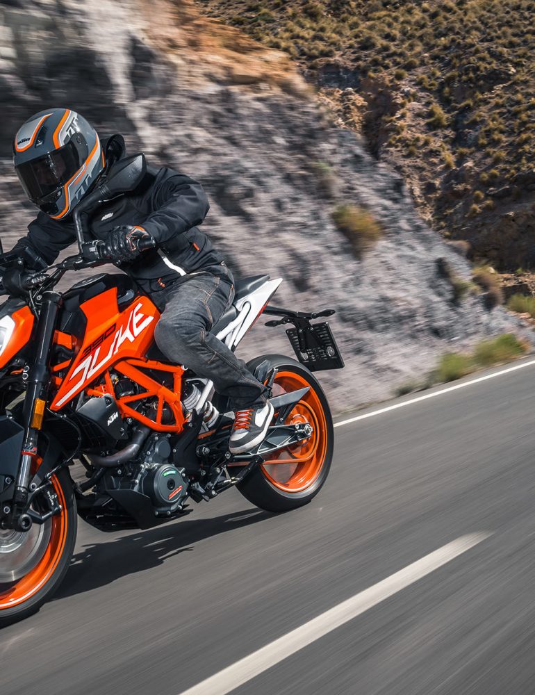 2017 KTM Duke 390 unveiled at EICMA 2016