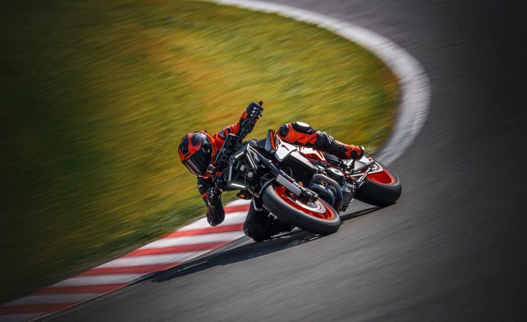 KTM 990 Duke R unleased with more power and precision!