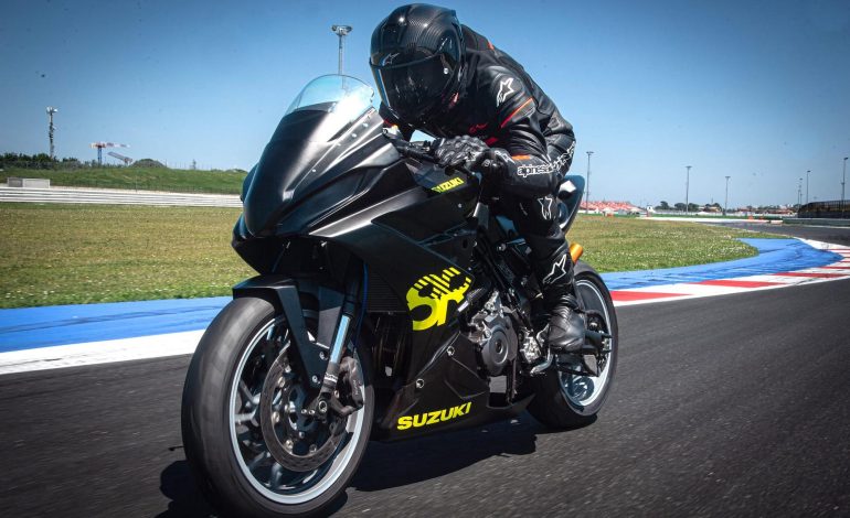 Suzuki GSX-8R Cup and Swift 8R, the “Car of EICMA”